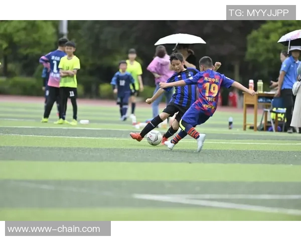 足球明星壁纸少年梦想启航追逐绿茵场上的辉煌与荣耀